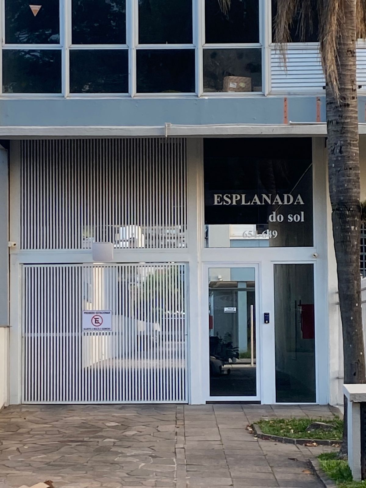 LEILÃO DE APARTAMENTO E BOX ZONA SUL